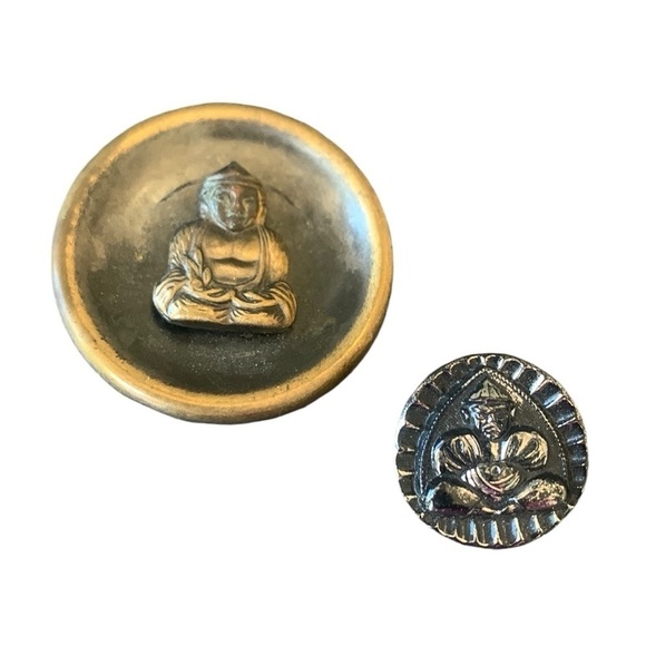 Buddha‎ and Flower Buttons Set of 4 - Picture 3 of 12